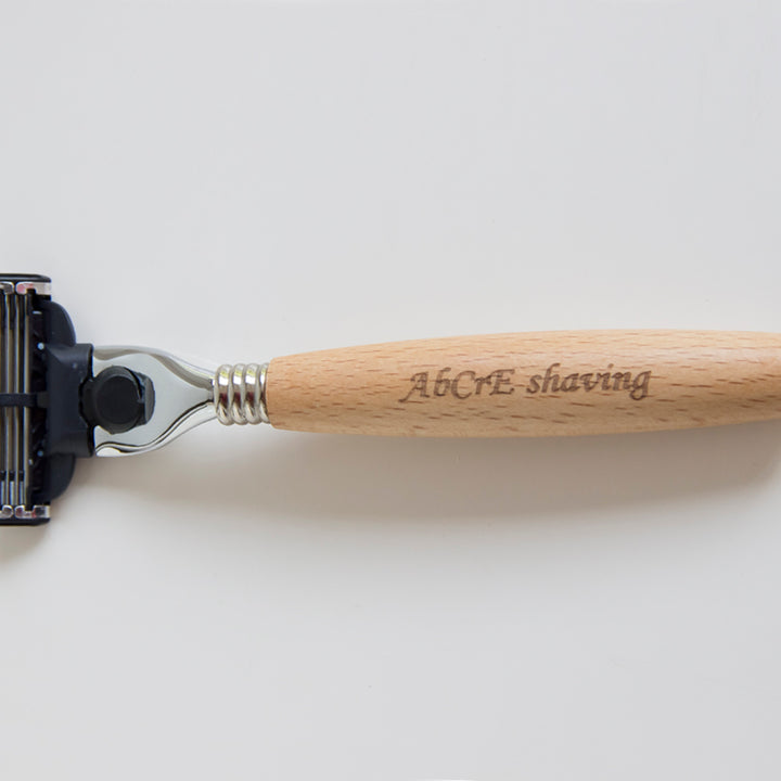 Men's shaving set with solid wood handle